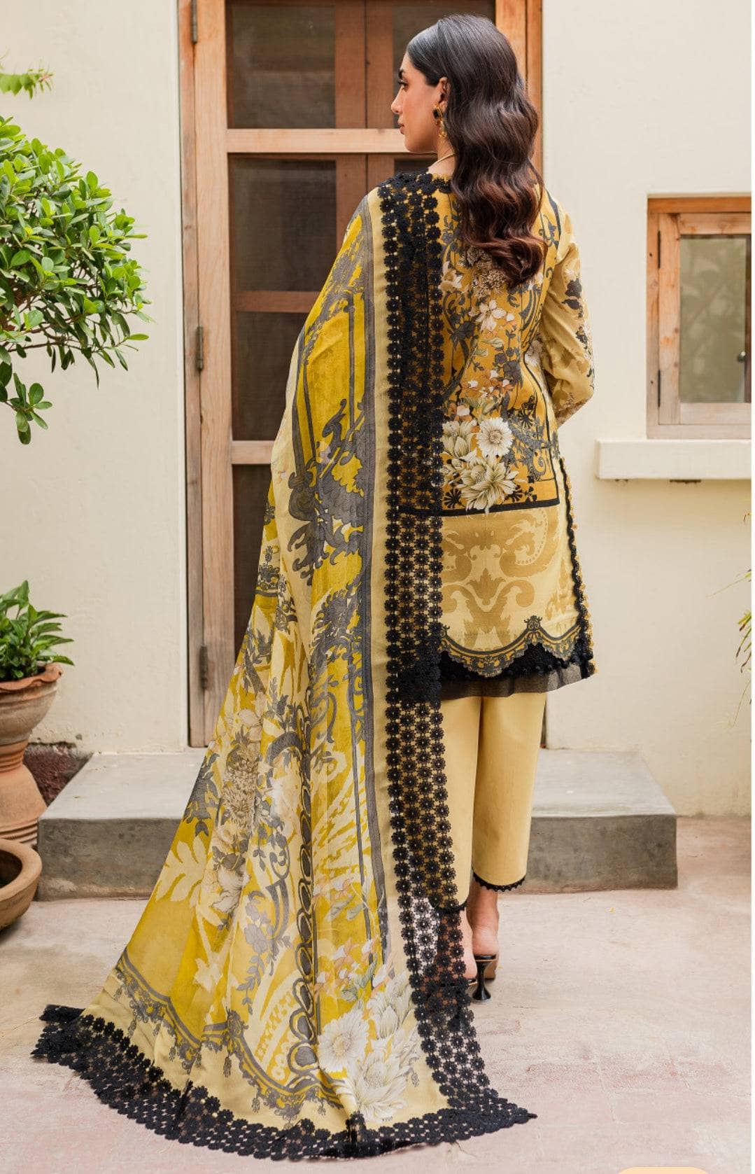 img_firdous_lawn_awwal_boutique