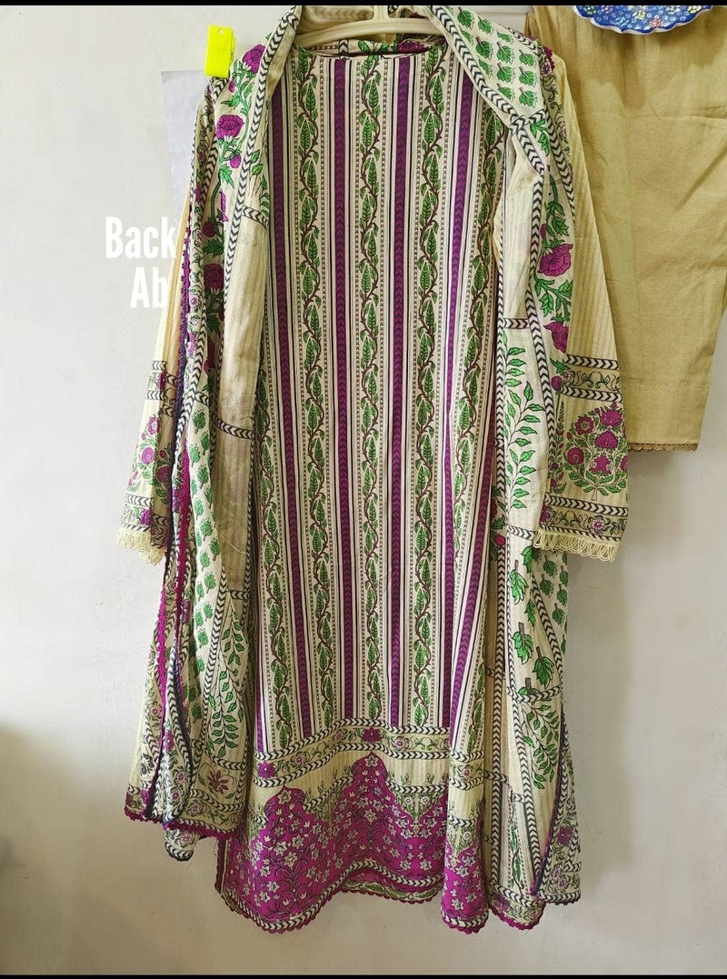 img_stitched_pakistani_suits_awwal_boutique