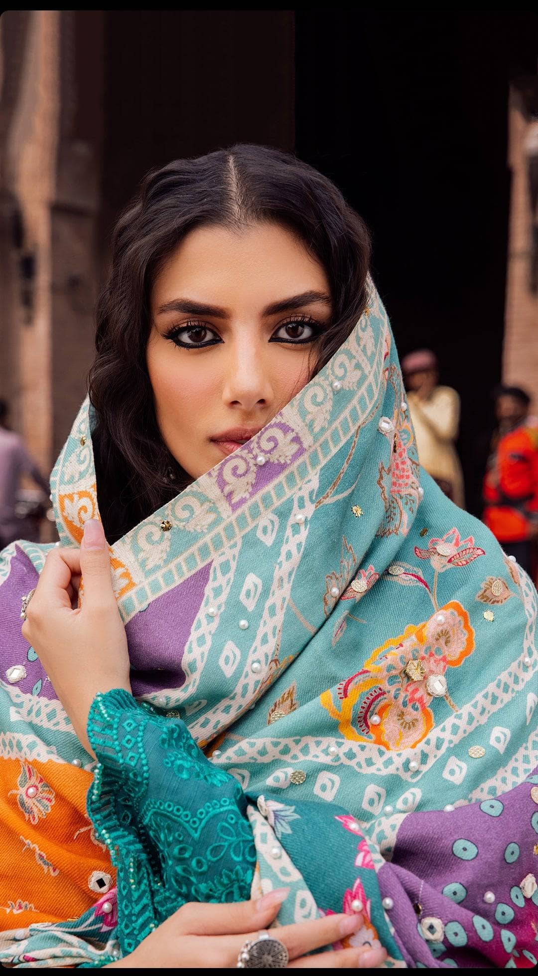 img_nureh_bazaar_chikankari_khaddar_awwal_boutique