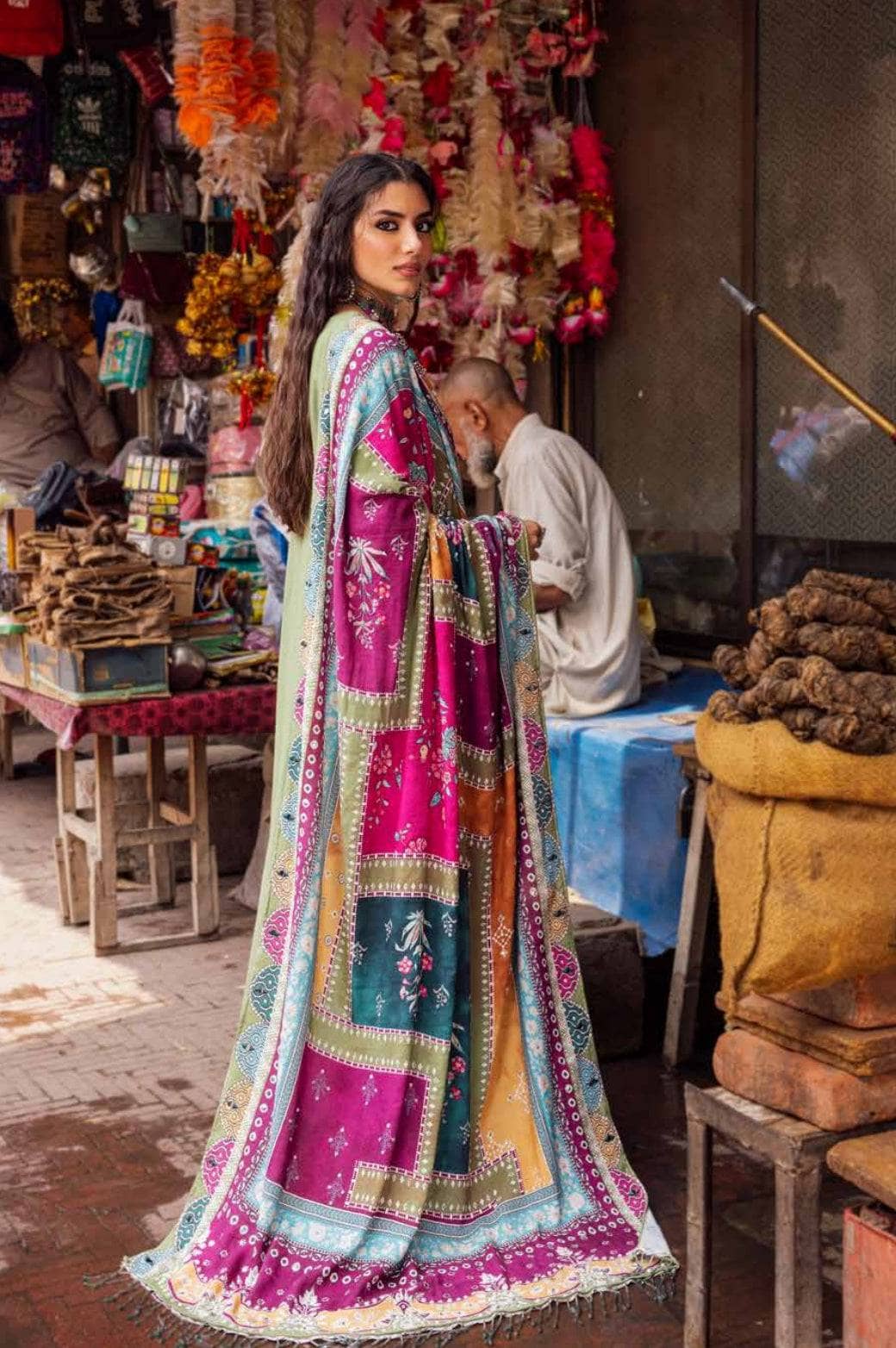 img_nureh_bazaar_chikankari_khaddar_awwal_boutique