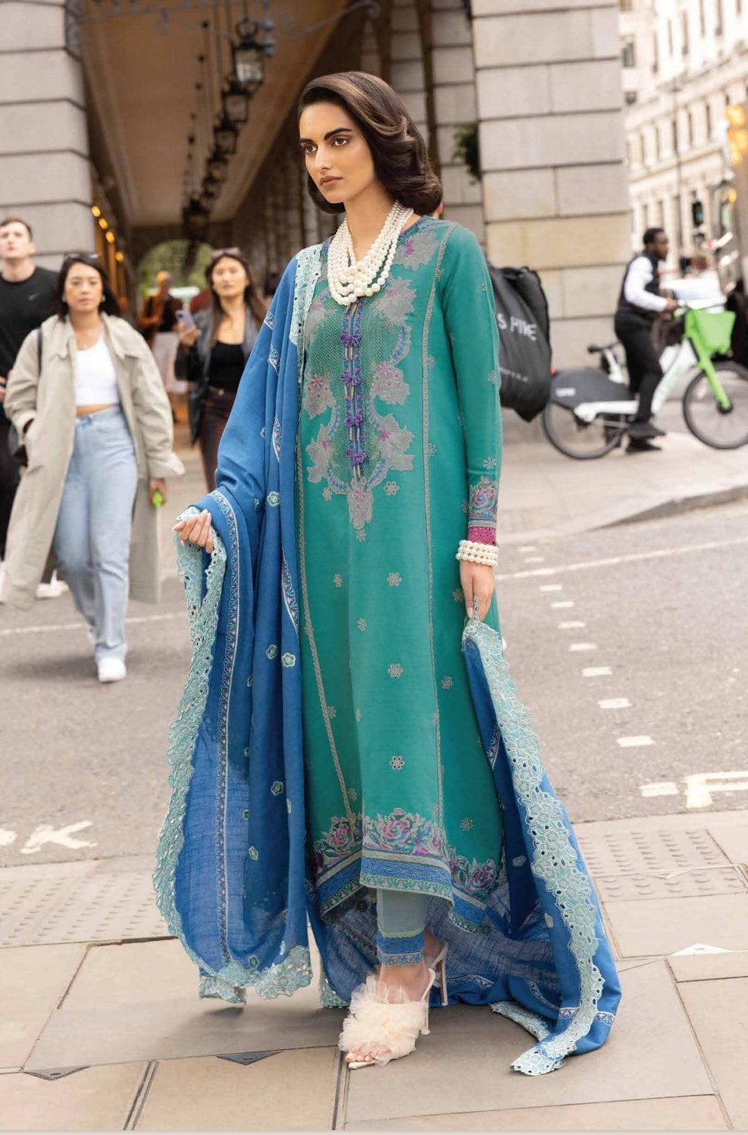 img_mushq_broadway_awwal_boutique