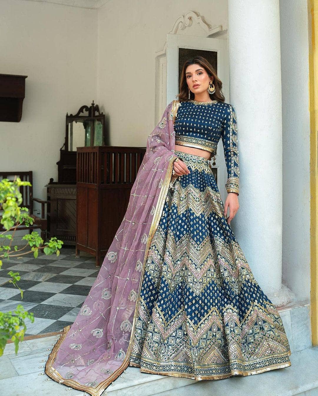 img_spotted_in_mohsin_naveed_ranjha_awwal_boutique