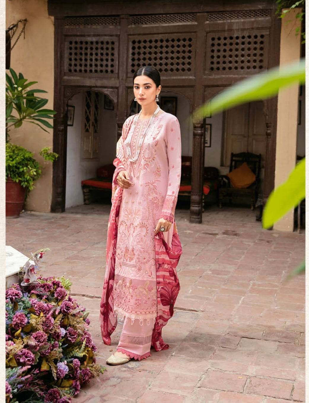 img_ramsha_mashaal_silk_dupatta_lawn_awwal_boutique