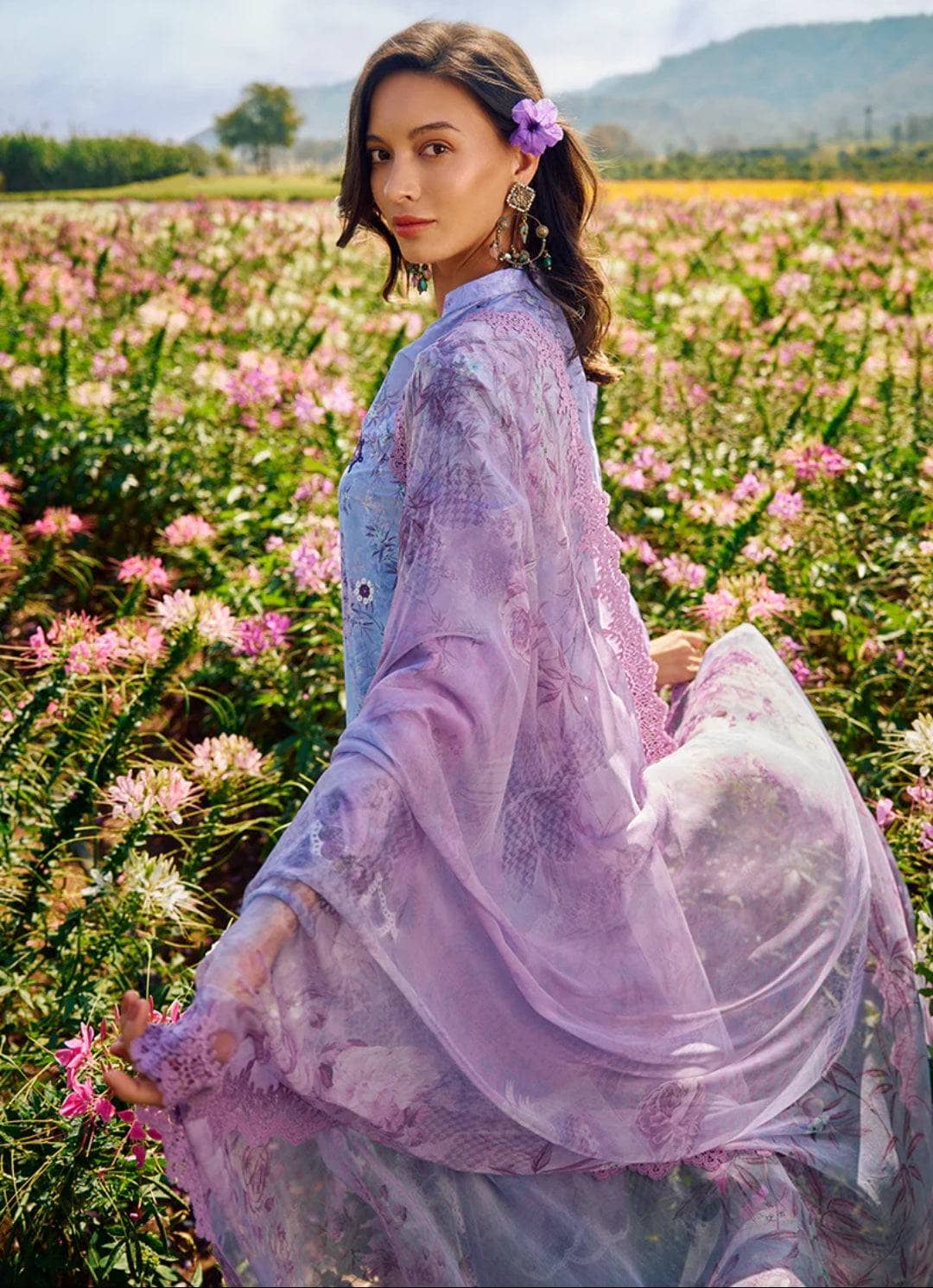 img_image_printkari_lawn_24_awwal_boutique