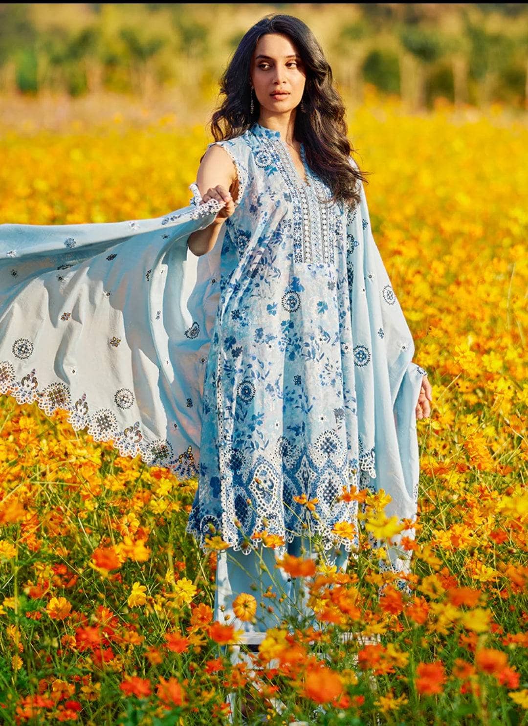 img_image_printkari_lawn_24_awwal_boutique