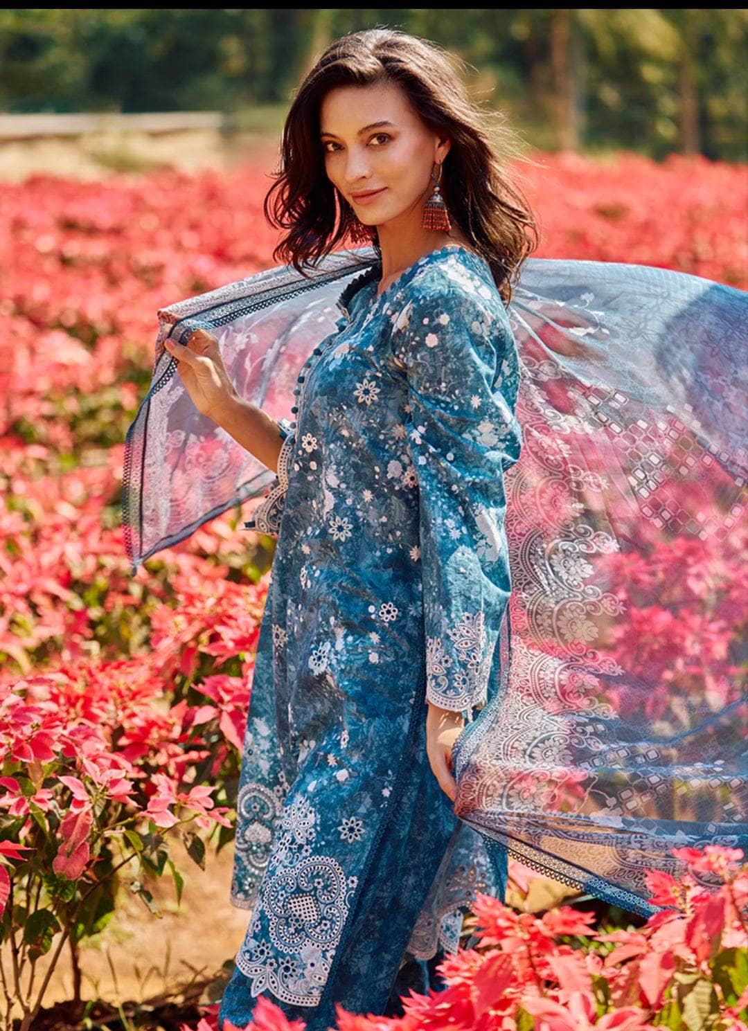 img_image_printkari_lawn_24_awwal_boutique