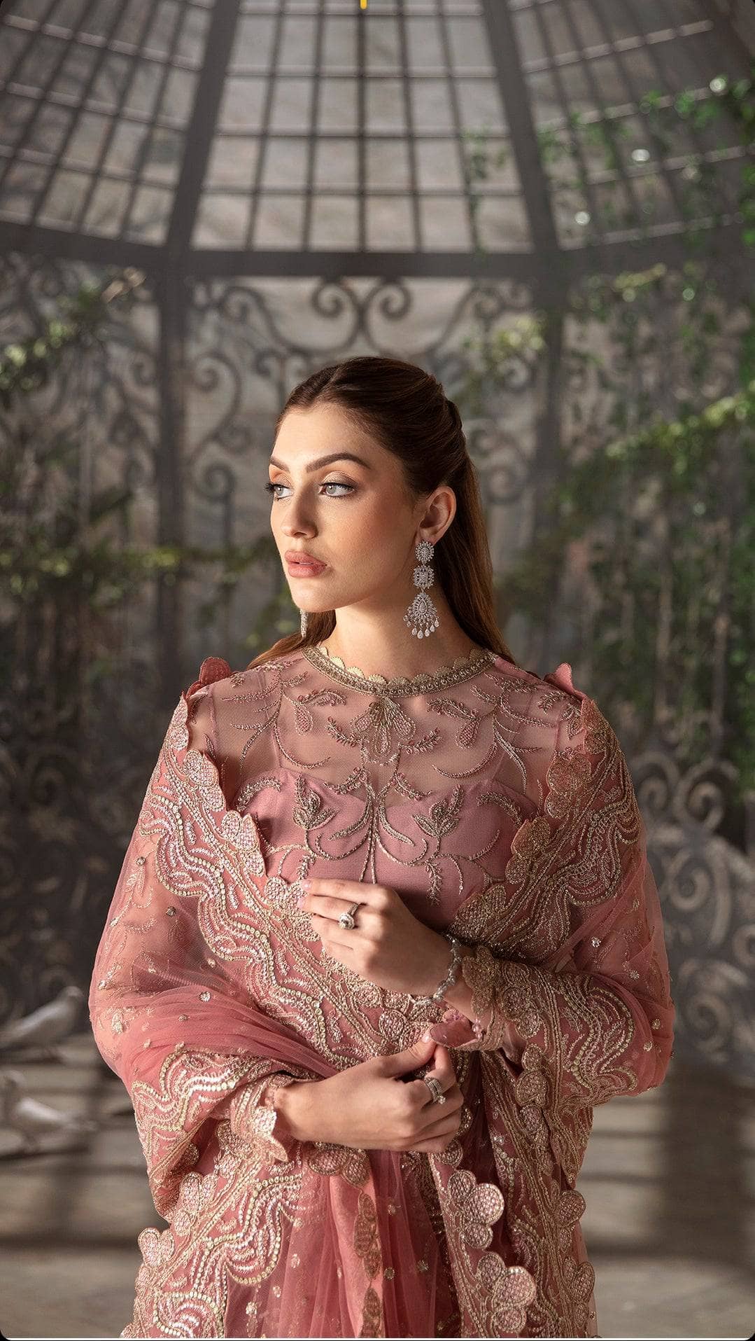 img_afrozeh_la_fuchsia_awwal_boutique