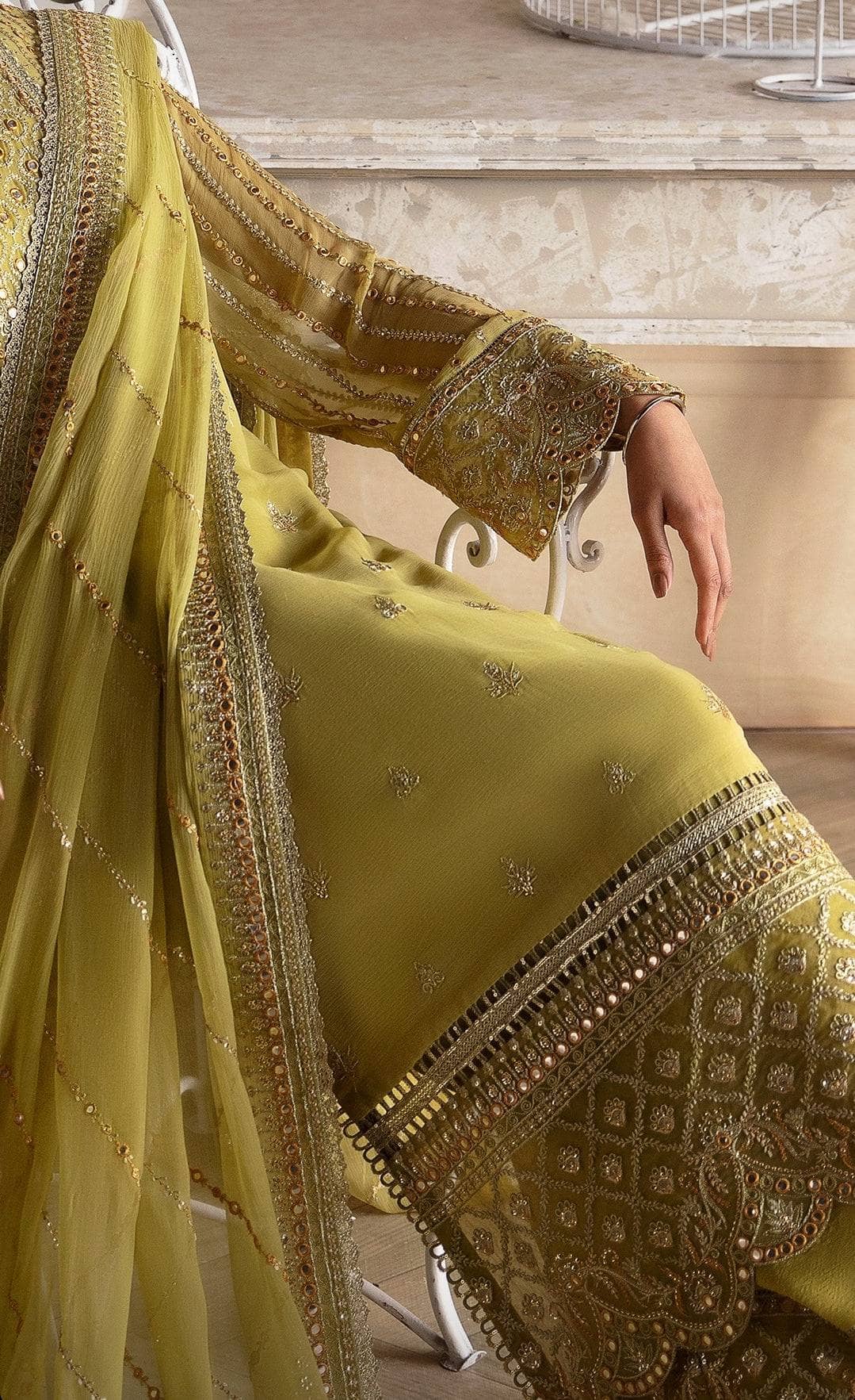 img_afrozeh_la_fuchsia_awwal_boutique