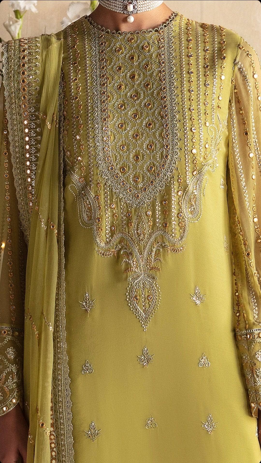 img_afrozeh_la_fuchsia_awwal_boutique