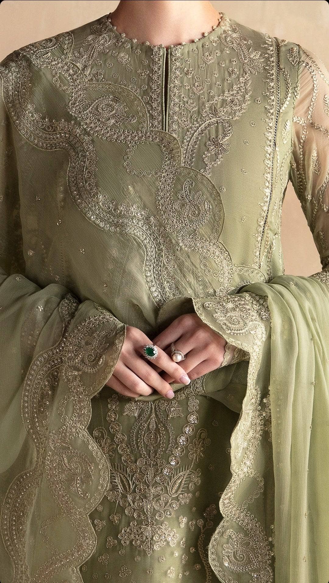 img_afrozeh_la_fuchsia_awwal_boutique