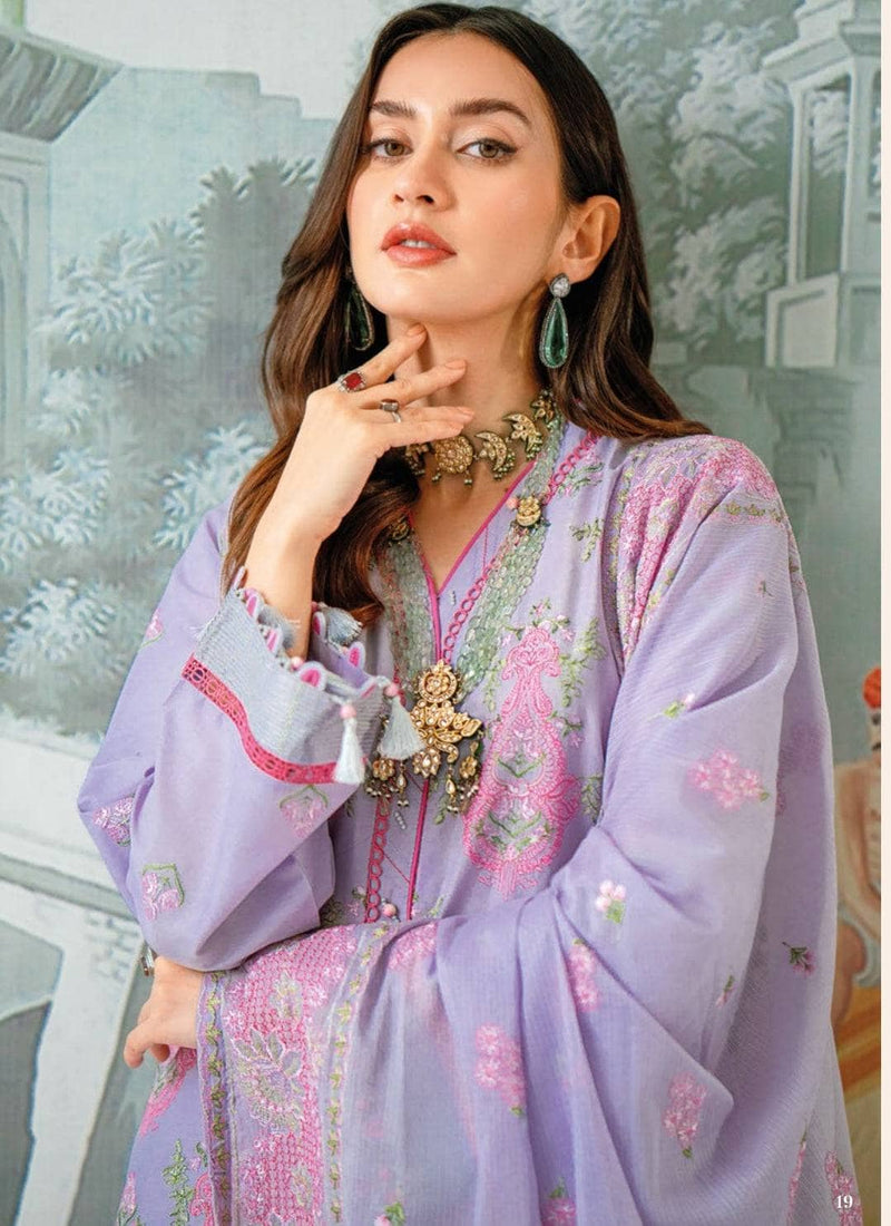 img_gul_ahmed_essentials_awwal_boutique