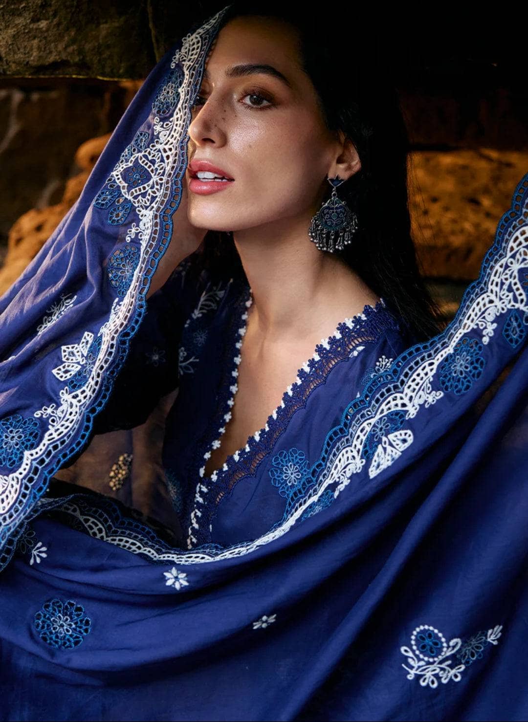 img_image_lawnkari_awwal_boutique