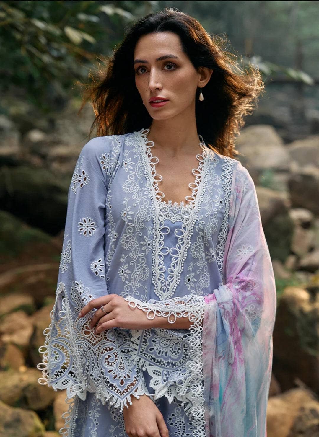 img_image_lawnkari_awwal_boutique