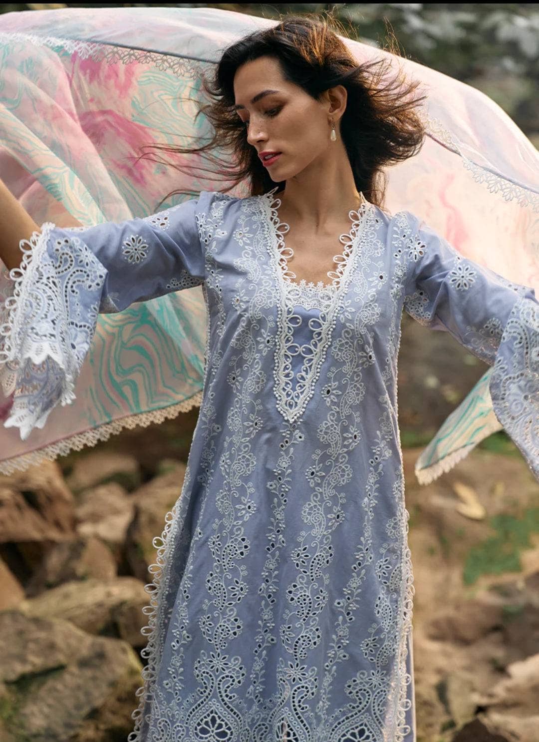 img_image_lawnkari_awwal_boutique