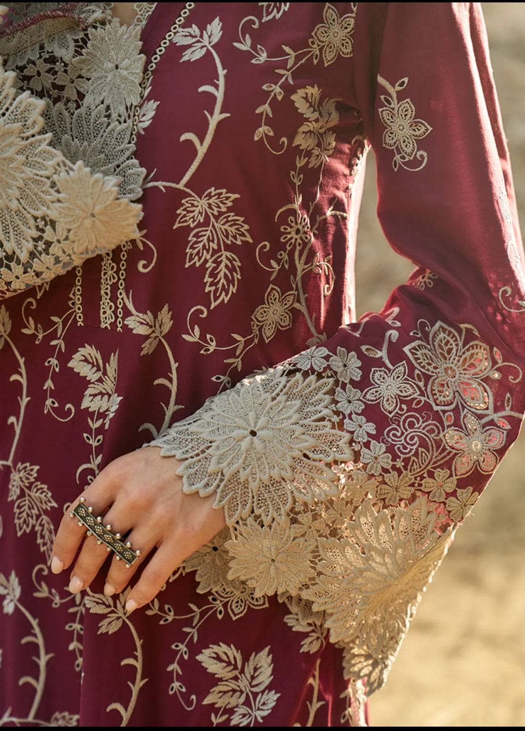 img_image_lawnkari_awwal_boutique