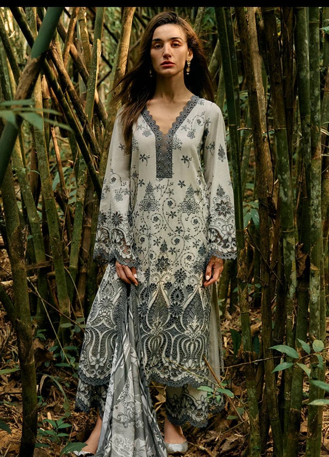 img_image_lawnkari_awwal_boutique