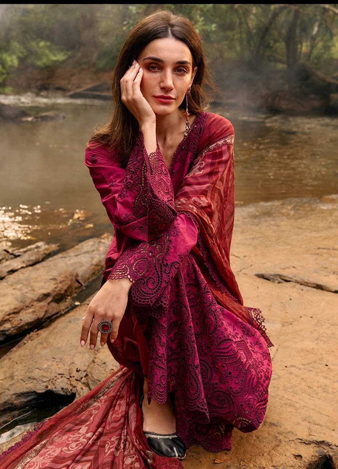 img_image_lawnkari_awwal_boutique