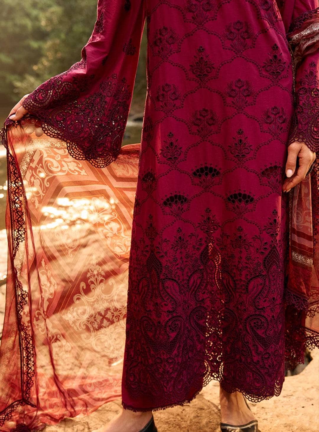 img_image_lawnkari_awwal_boutique