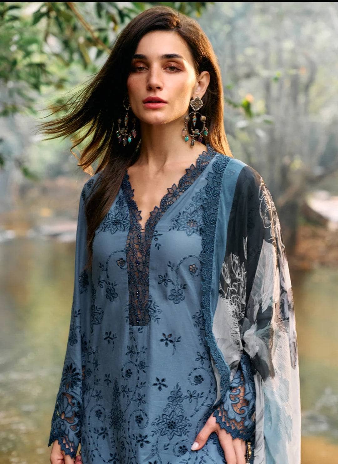 img_image_lawnkari_awwal_boutique