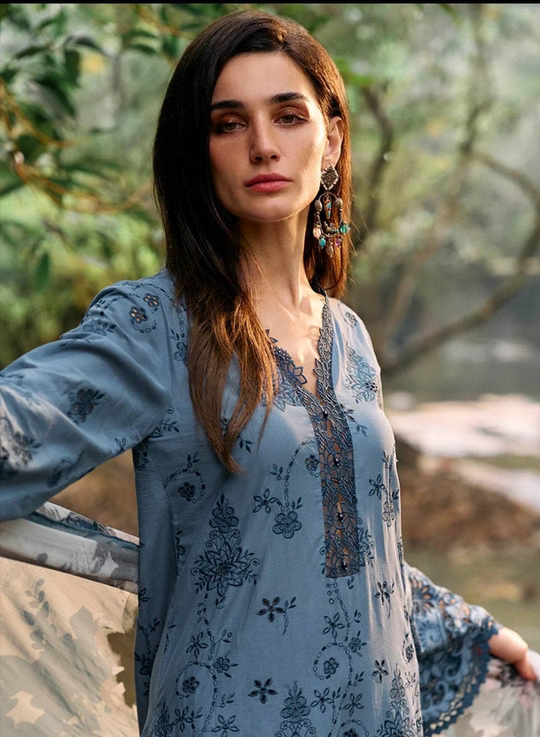 img_image_lawnkari_awwal_boutique