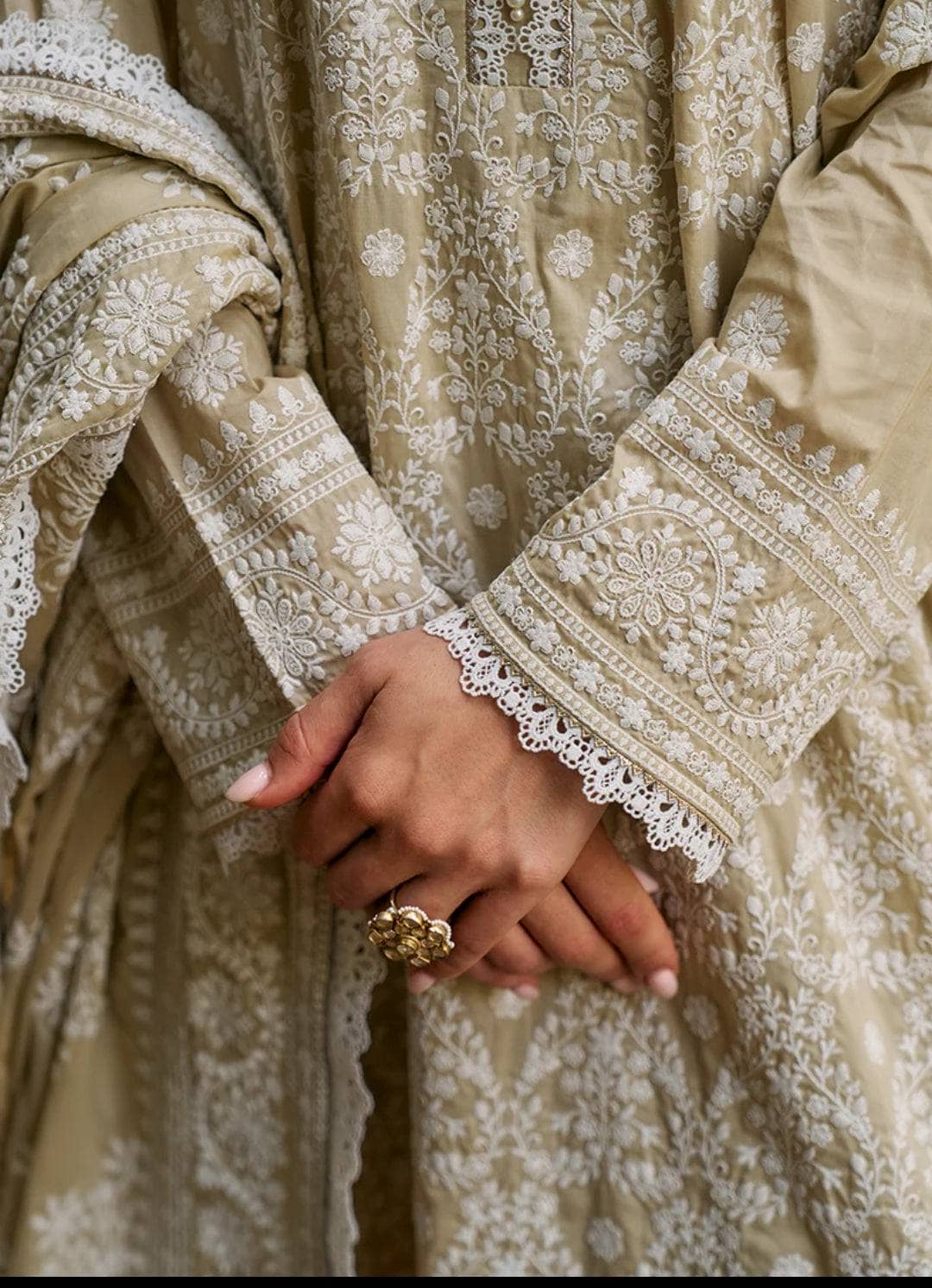 img_image_lawnkari_awwal_boutique