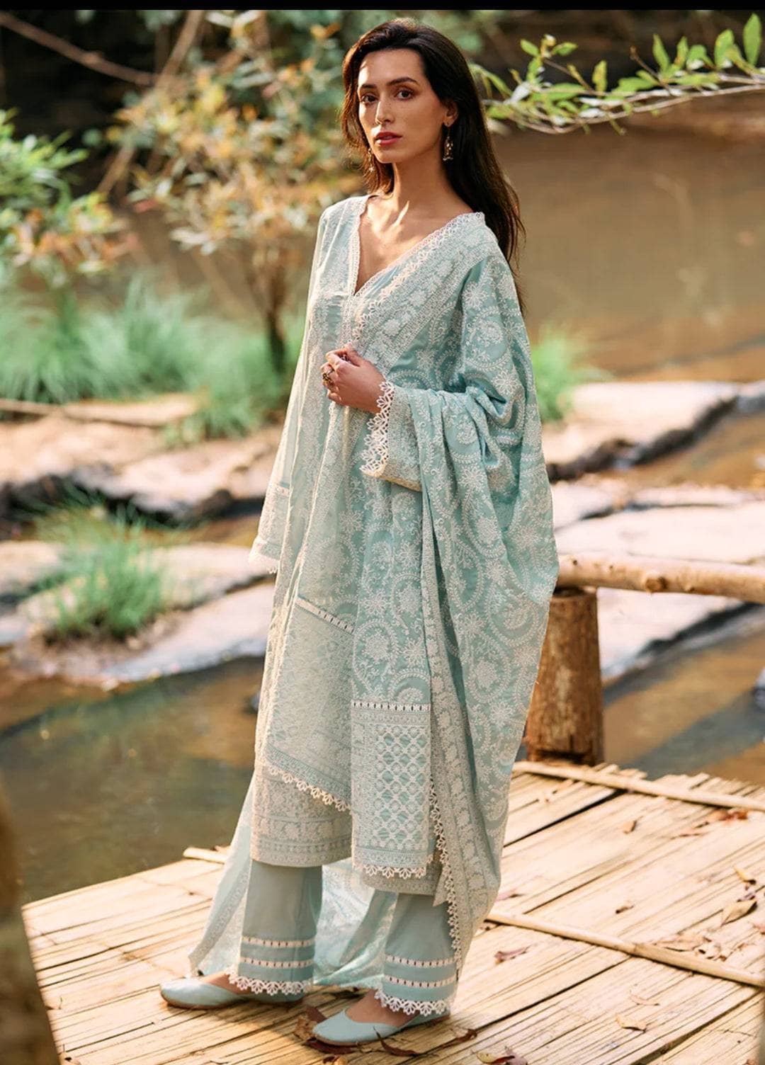 img_image_lawnkari_awwal_boutique