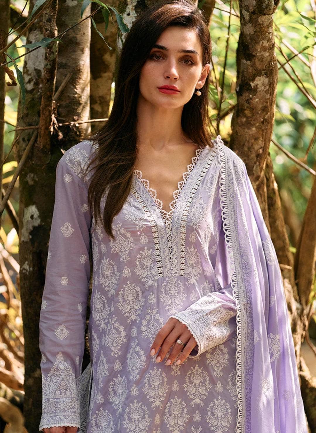 img_image_lawnkari_awwal_boutique