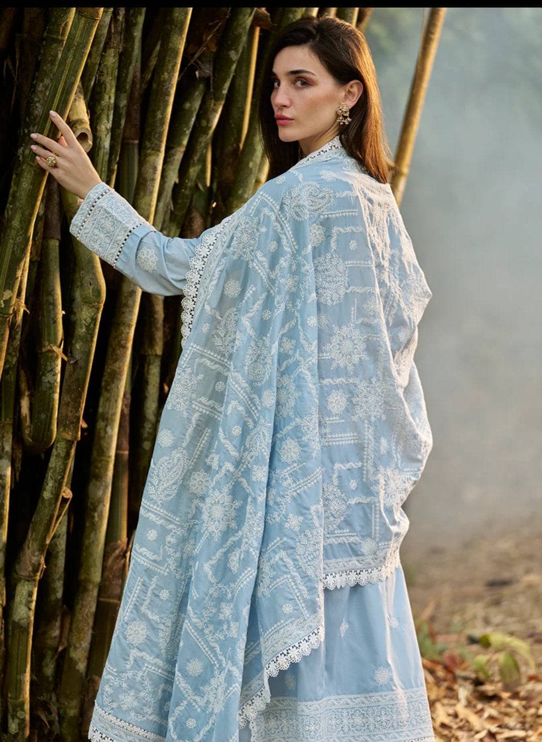 img_image_lawnkari_awwal_boutique