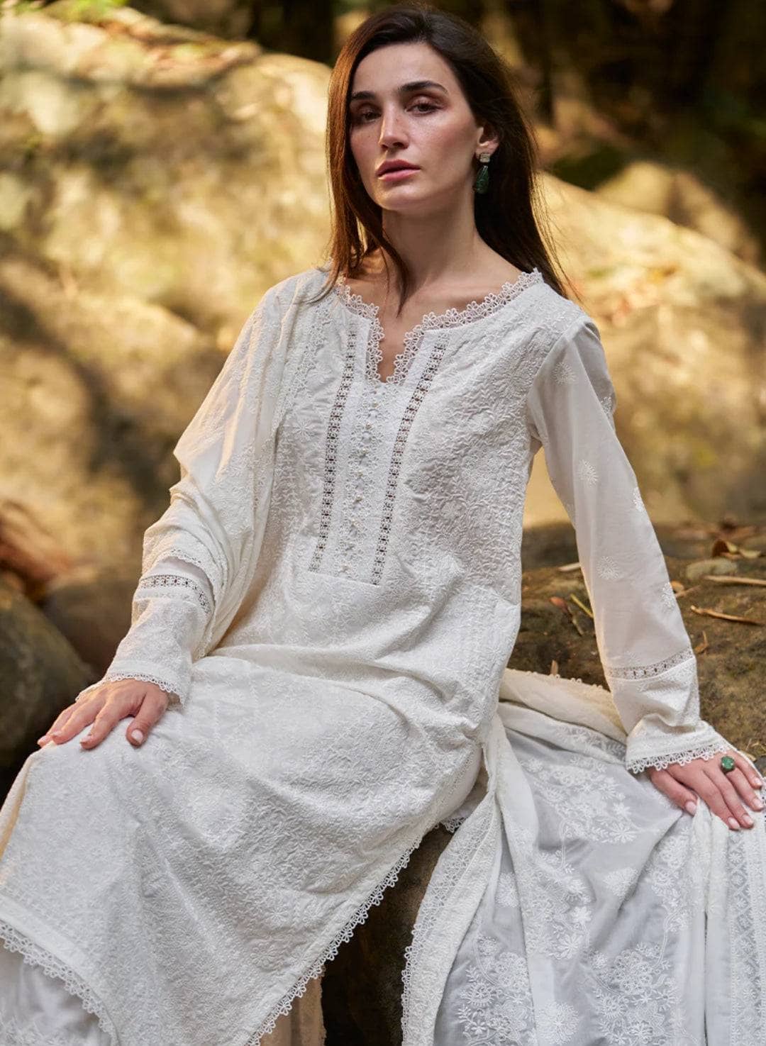 img_image_lawnkari_awwal_boutique