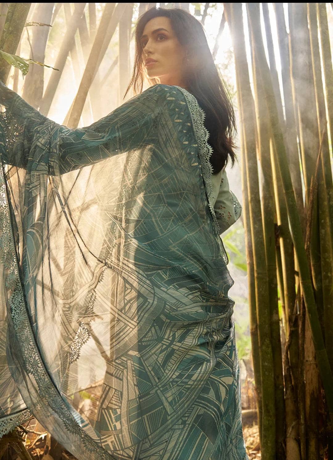 img_image_lawnkari_awwal_boutique