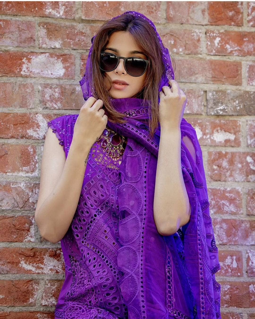 img_maria_b_lawn_24_awwal_boutique