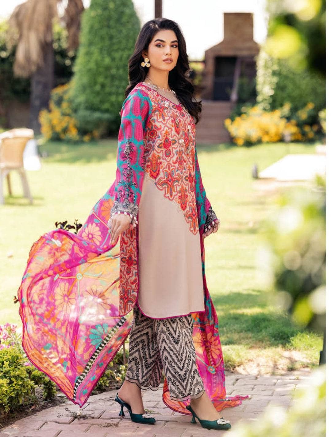 img_charizma_c_prints_fall_awwal_boutique