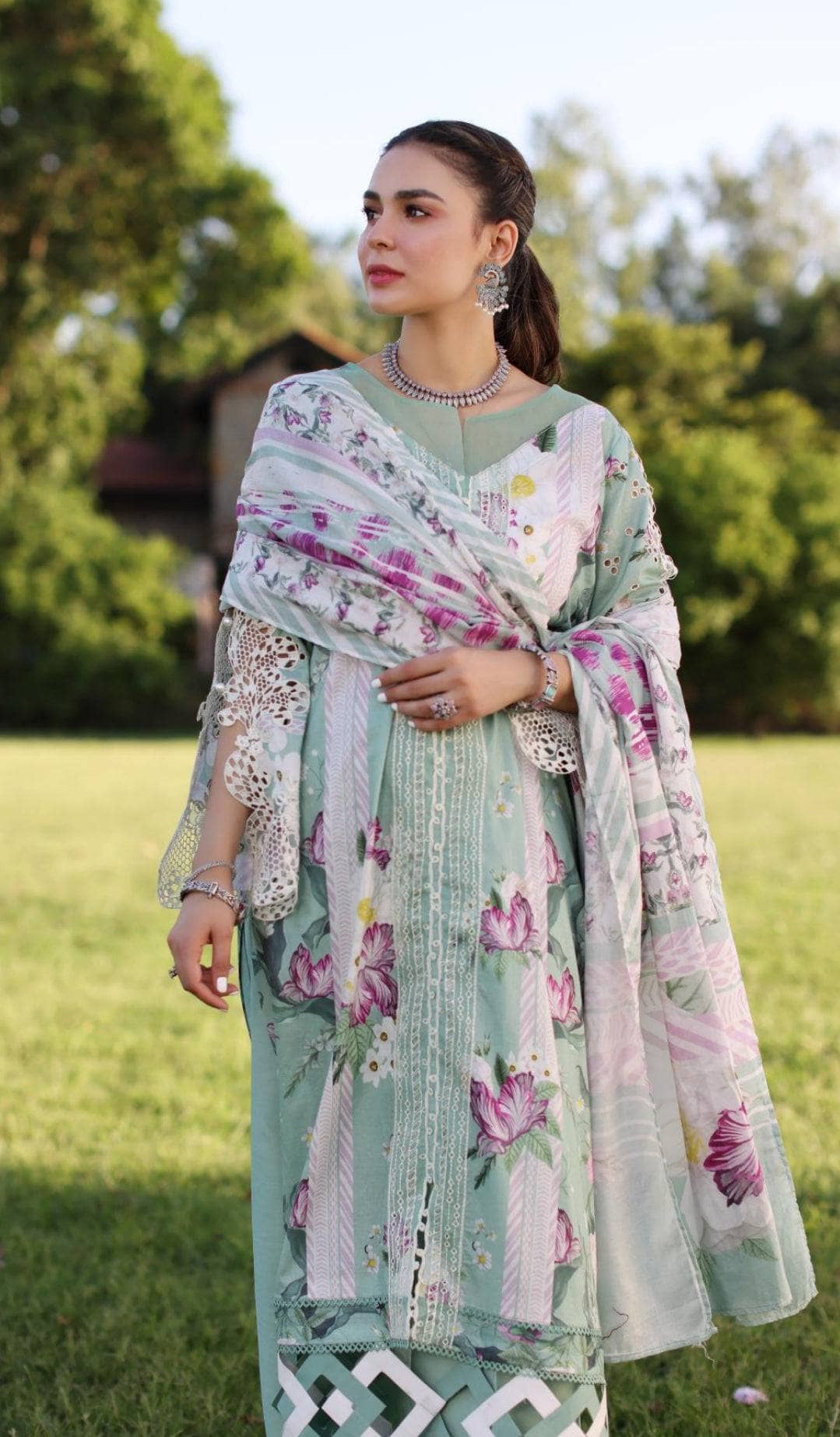 img_elaf_chikankari_awwal_boutique