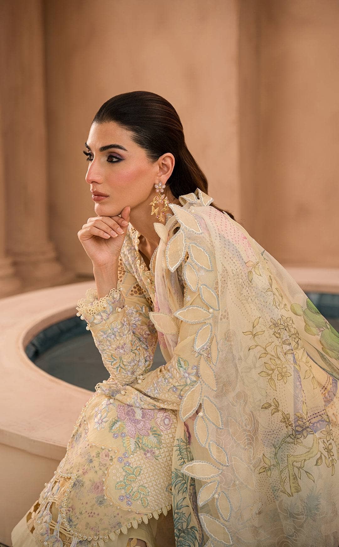 img_afrozeh_painted_garden_lawn_awwal_boutique