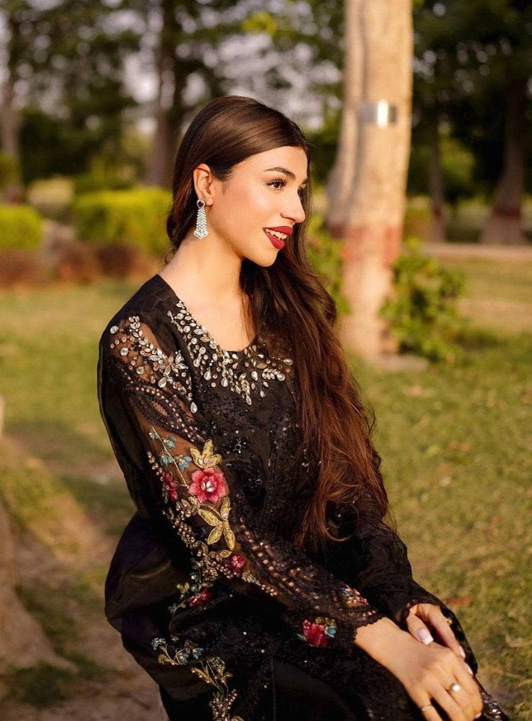 img_maria_b_mbroidered_awwal_boutique