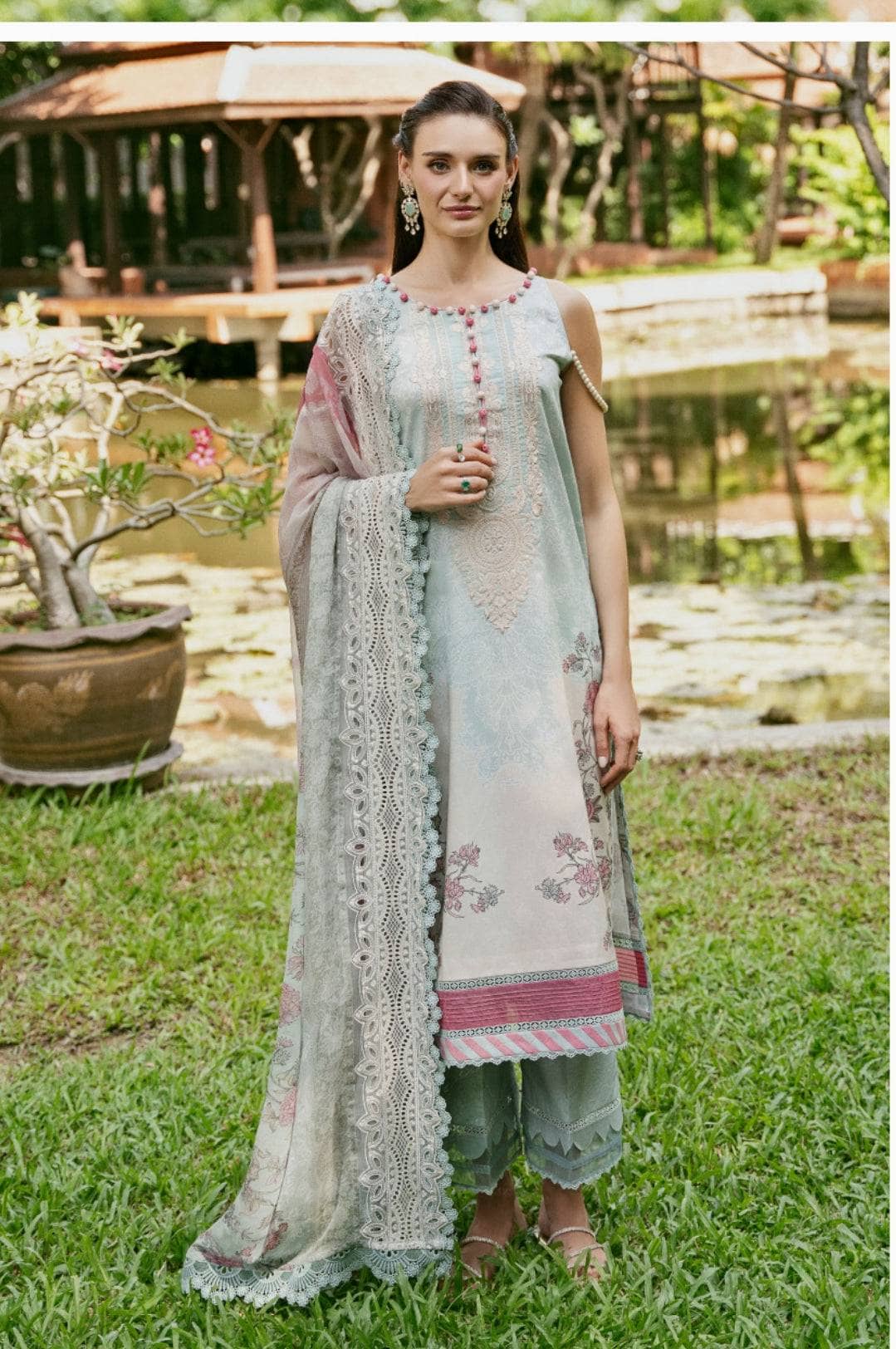 img_jade_needle_wonder_awwal_boutique