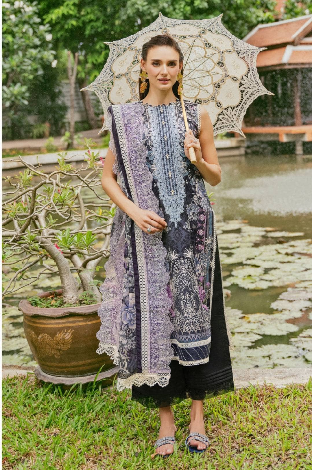 img_jade_needle_wonder_awwal_boutique