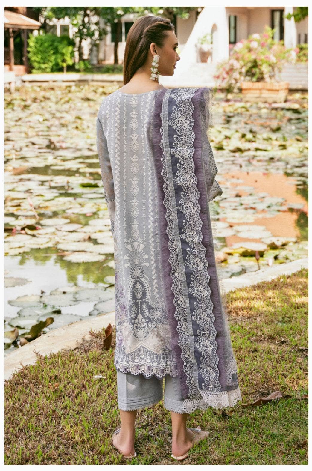 img_jade_needle_wonder_awwal_boutique