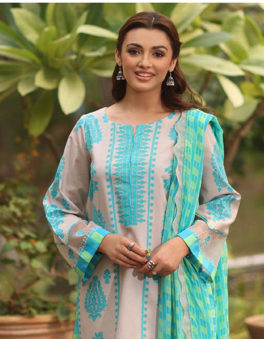 img_charizma_c_prints_fall_awwal_boutique