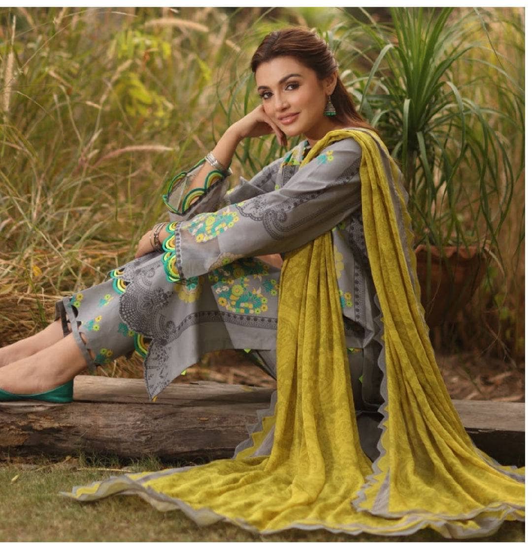 img_charizma_c_prints_fall_awwal_boutique