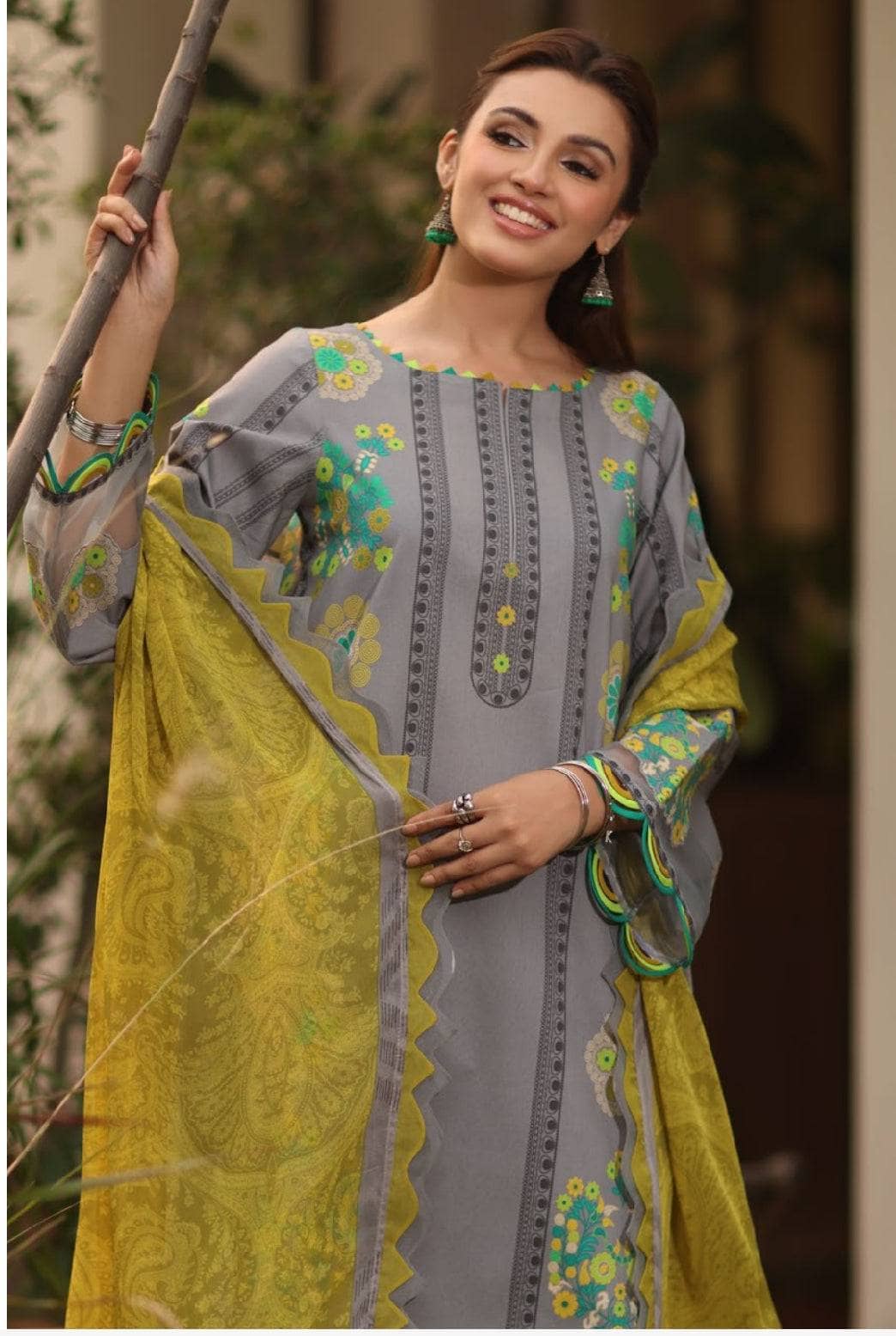 img_charizma_c_prints_fall_awwal_boutique