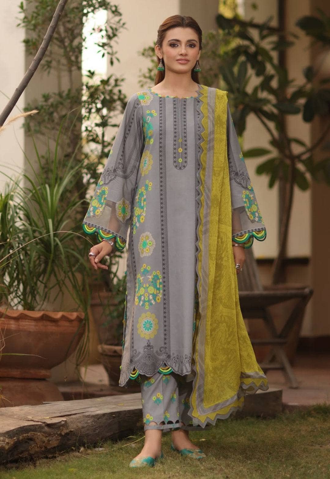 img_charizma_c_prints_fall_awwal_boutique