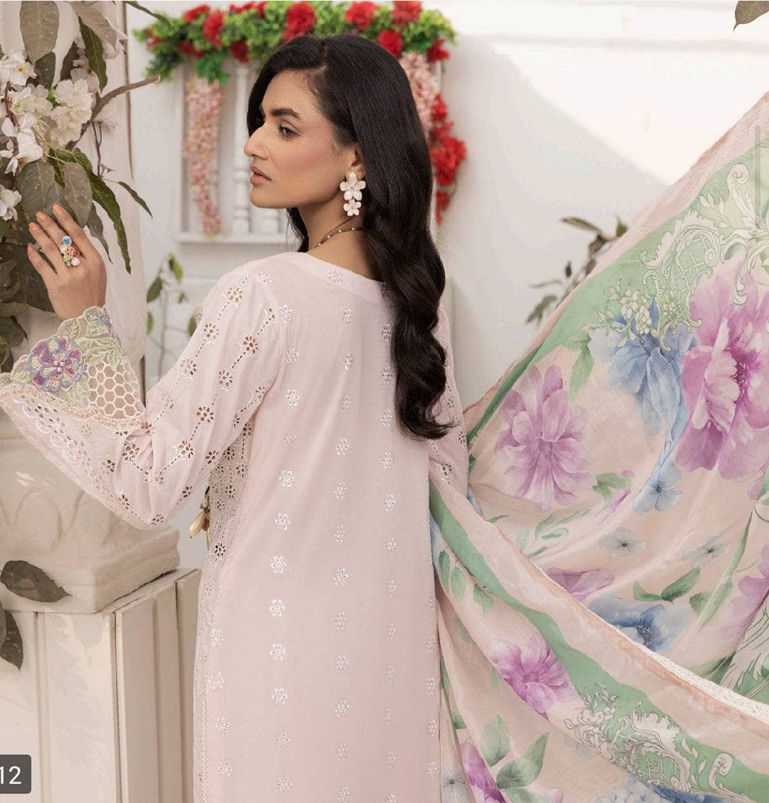 img_adans_libas_ezlyn_chikankari_lawn_awwal_boutique