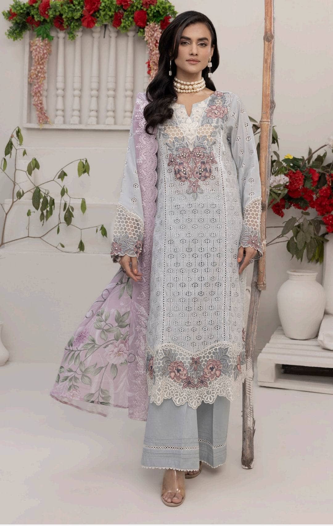 img_adans_libas_ezlyn_chikankari_lawn_awwal_boutique