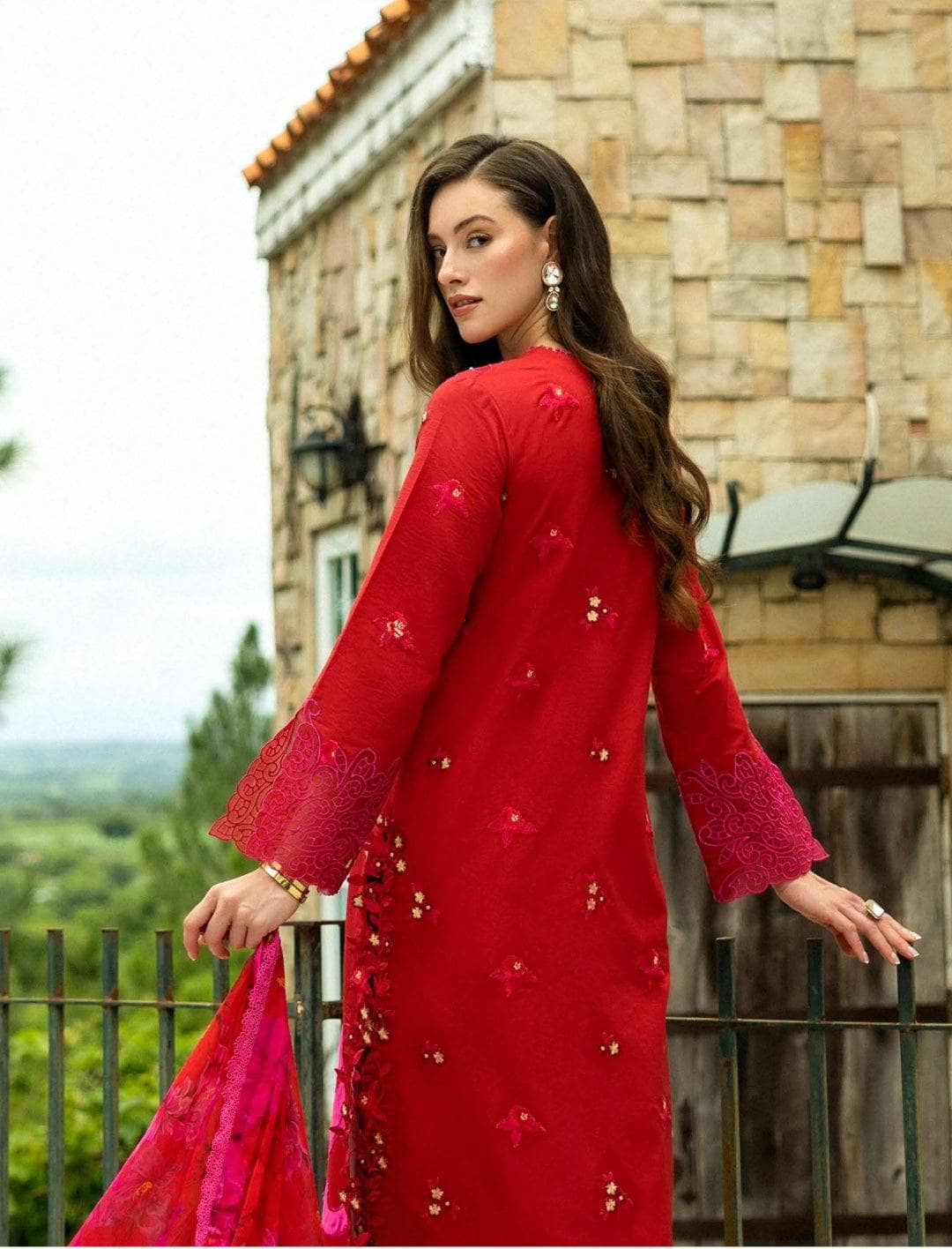 img_roheenaz_lawn_awwal_boutique