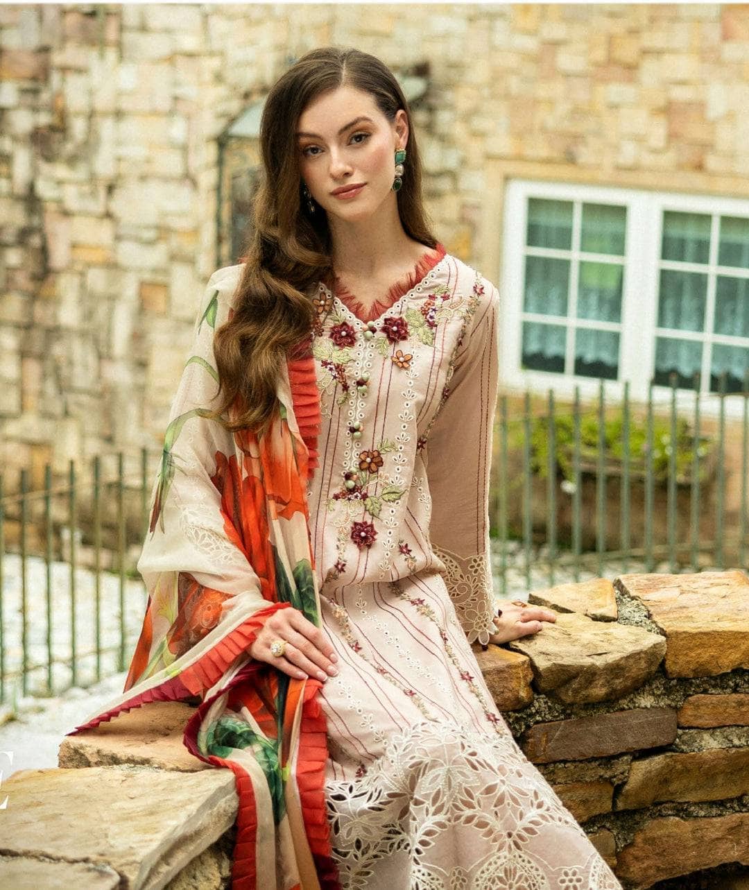 img_roheenaz_lawn_awwal_boutique