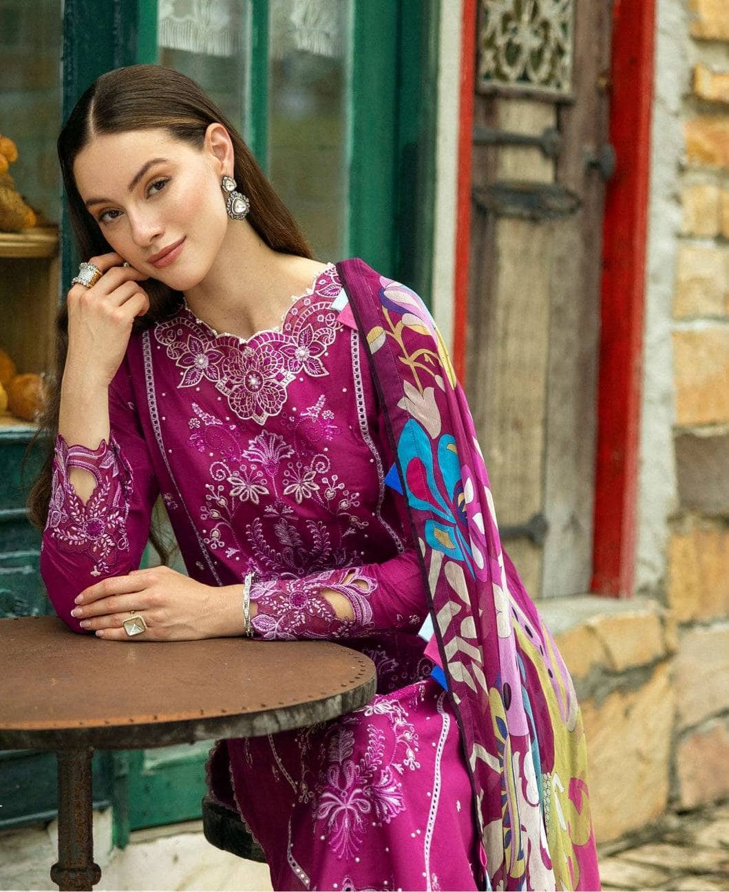 img_roheenaz_lawn_awwal_boutique