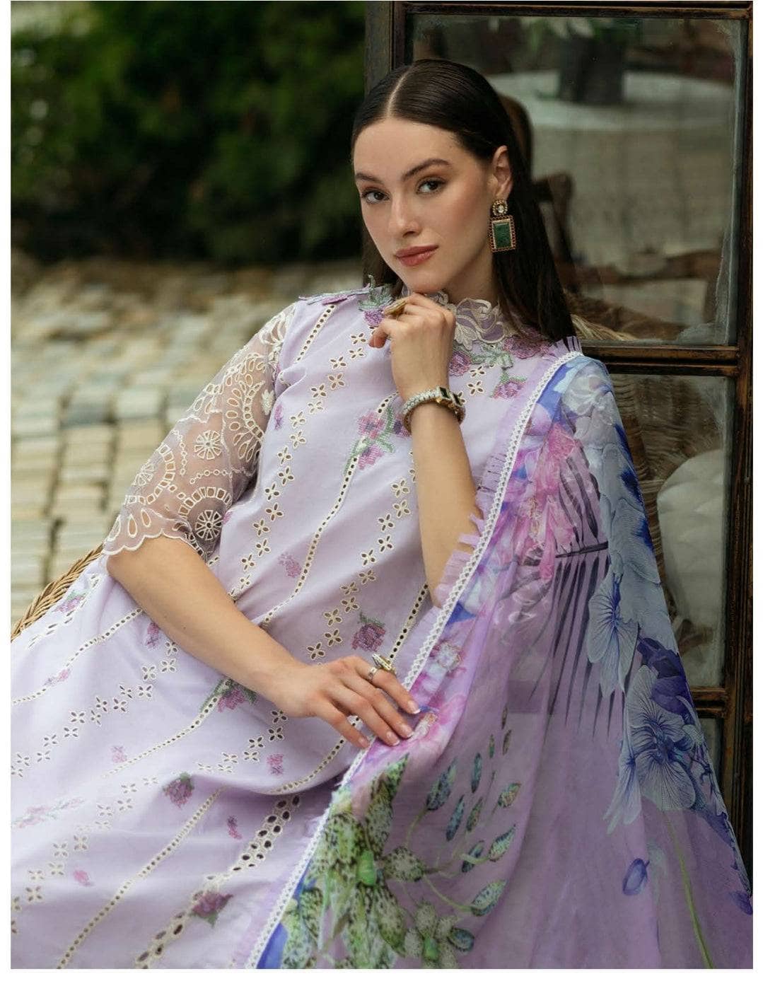 img_roheenaz_lawn_awwal_boutique