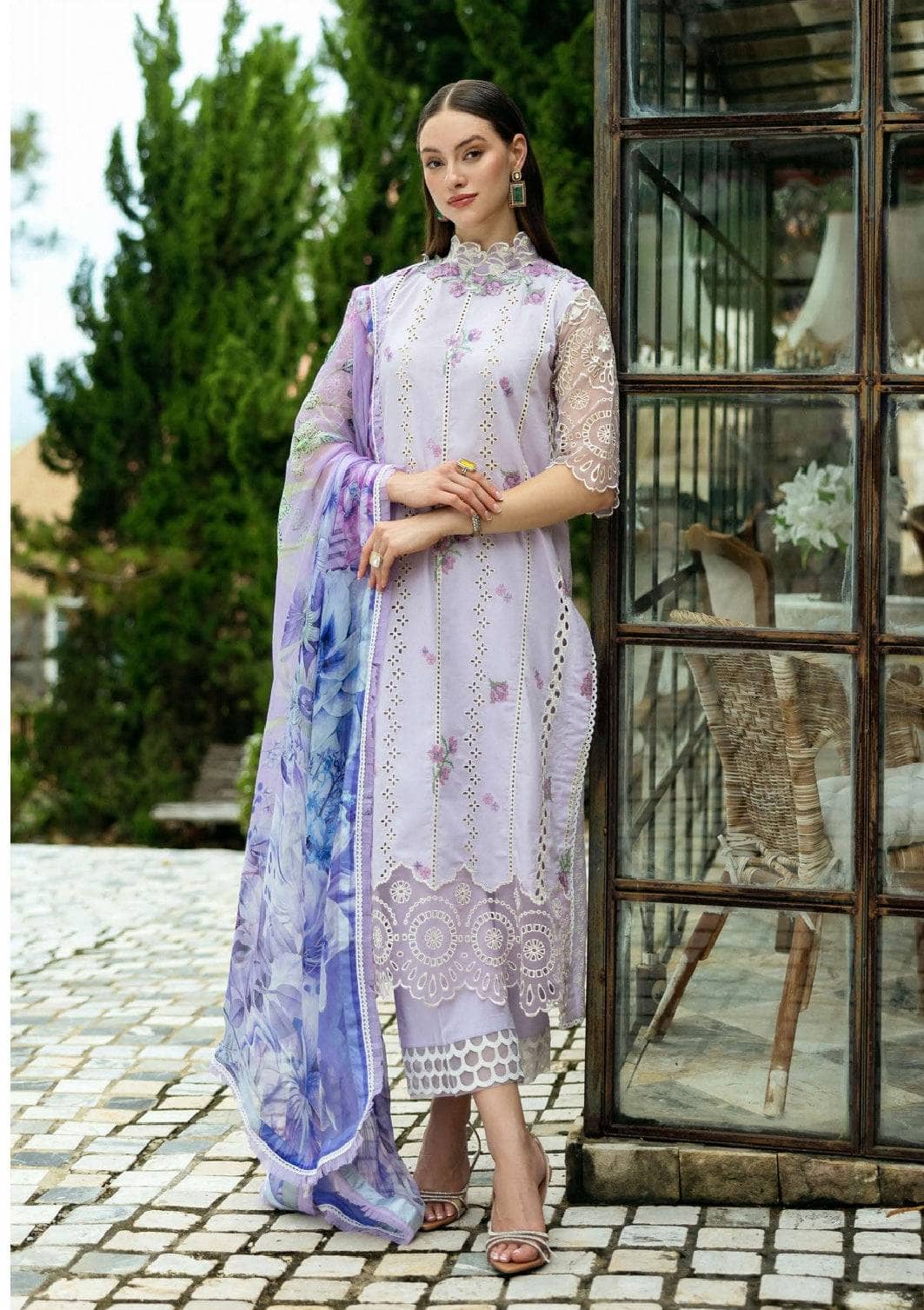 img_roheenaz_lawn_awwal_boutique