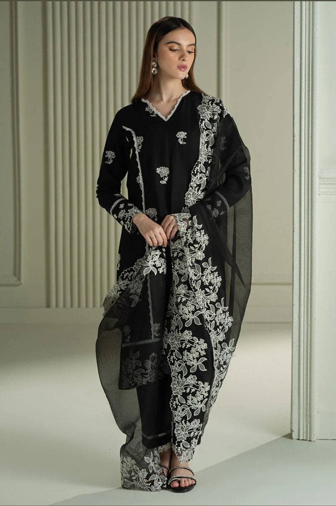 img_cross_stitch_mahiri_awwal_boutique